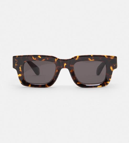 Tortoiseshell-effect sunglasses